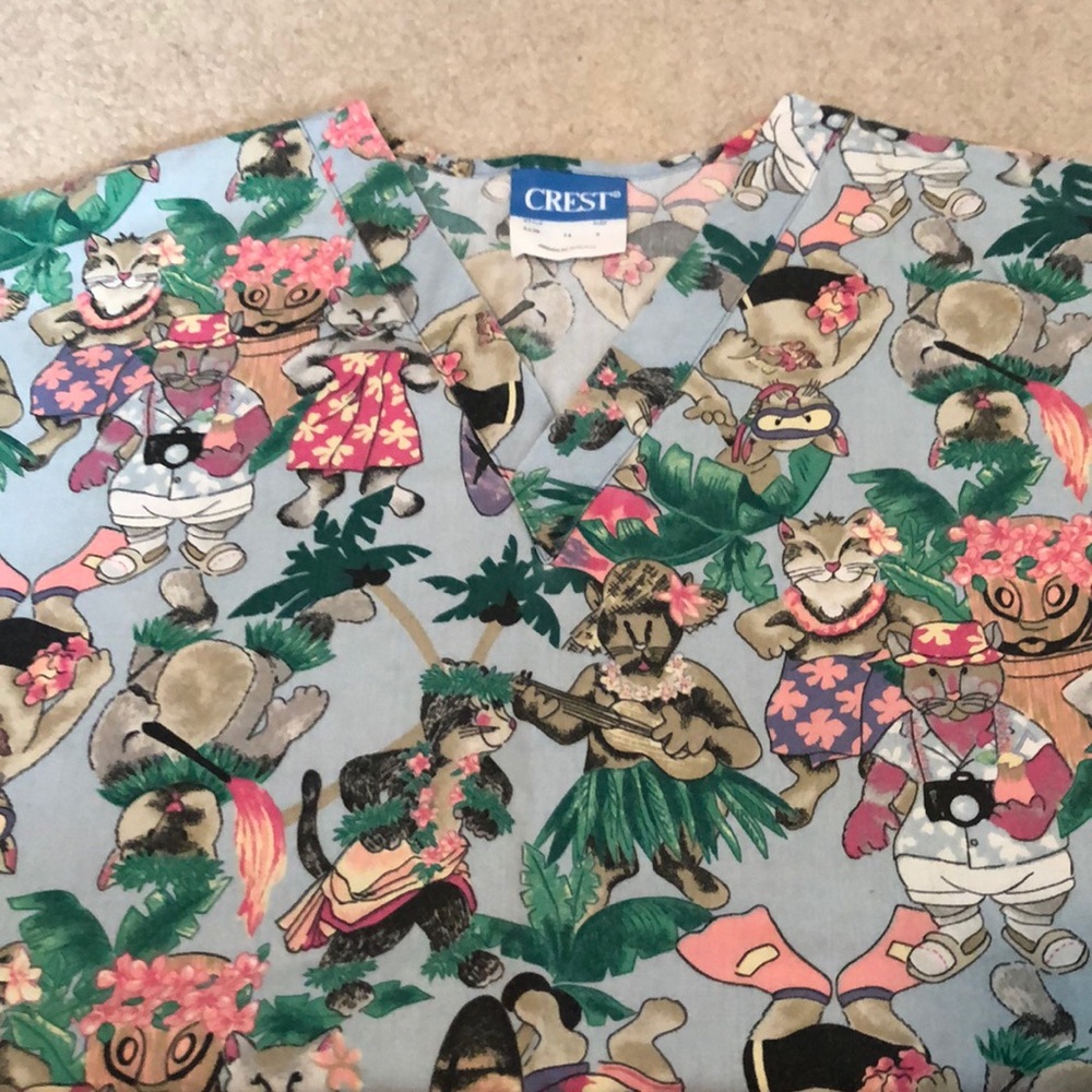 Hawaiian cat scrub top